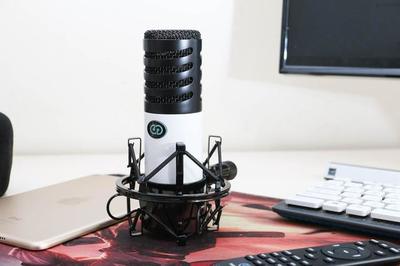 多種音效讓你化身麥霸 森然黑炮體驗(yàn)網(wǎng)絡(luò)電臺(tái)的魅力